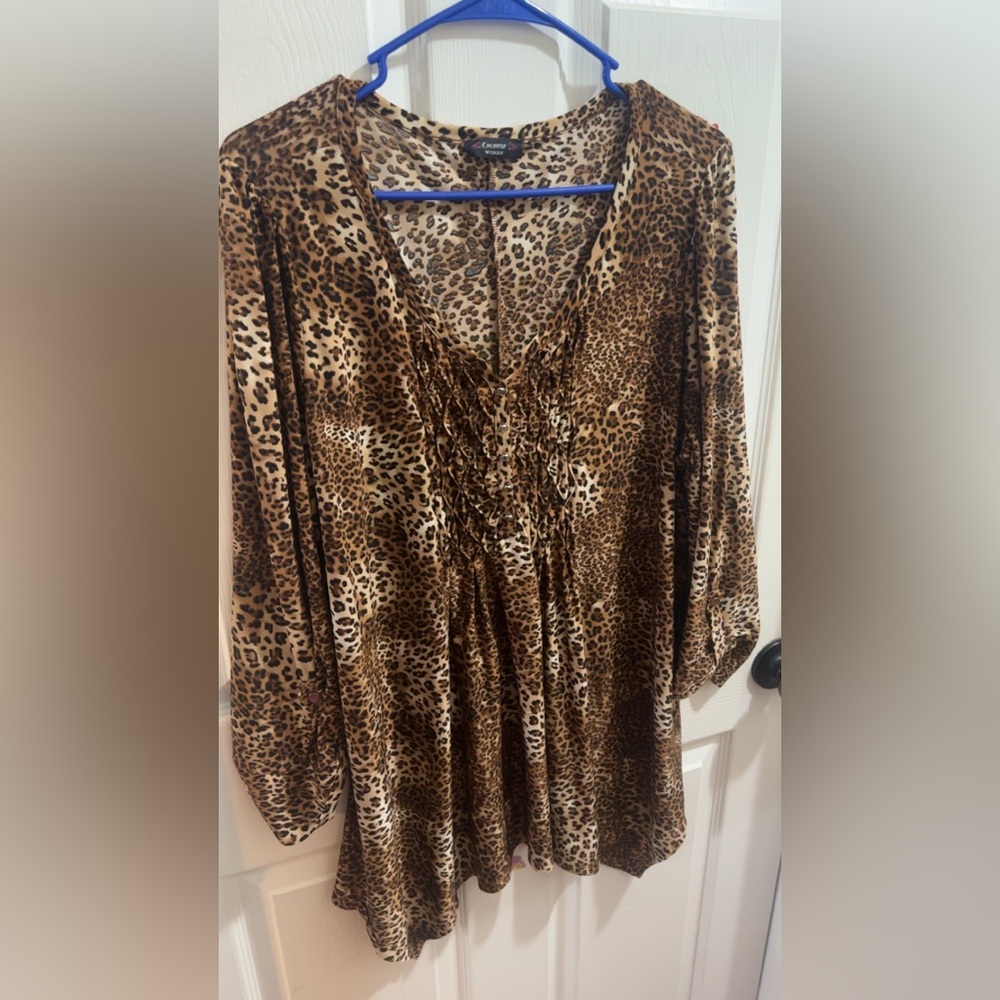 GUC Leopard print top Size 1X